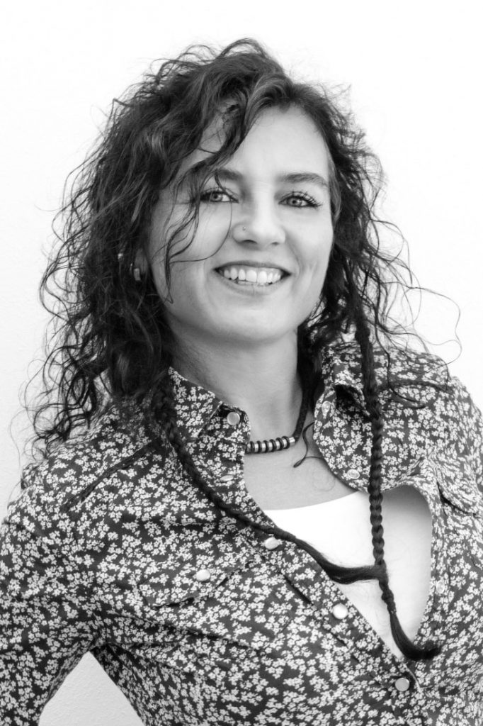 Portret_Belinda-682x1024